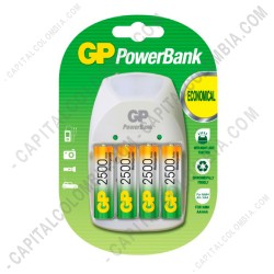 Ampliar foto de Cargador de Pilas GP PowerBank de baterías AA, AAA y 9V (cuadrada) con cuatro (4) pilas AA de 2500 mAh