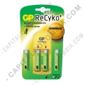 Ampliar foto de Cargador de Pilas GP Recyko de baterías AA y AAA con cuatro (4) pilas AA de 2100 mAh