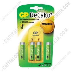 Ampliar foto de Cargador de Pilas GP Recyko de baterías AA y AAA con cuatro (4) pilas AA de 2100 mAh