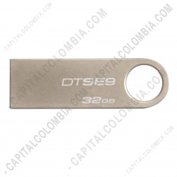 Ampliar foto de Memoria USB Kingston de 32GB Metálica Plateada - DTSE9H/32GBZ