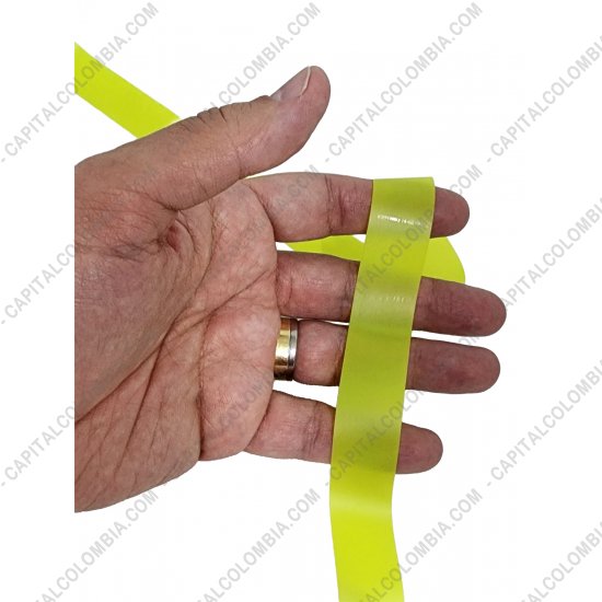 Rollos de etiquetas adhesivas y Nylon Textil, Marca: CapitalColombia - Rollo de Cinta Siliconada color amarillo lima de 20mm x 137mts para crear etiquetas de ropa