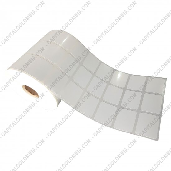 Rollos de etiquetas adhesivas y Nylon Textil, Marca: CapitalColombia - Rollo de etiquetas en polipropileno blanco de 5.000 r&oacute;tulos a tres columnas 3.2cms x 2.5cms (32x25mm)